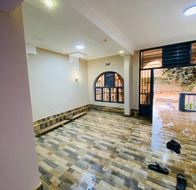 APPARTEMENT À LOUÉ