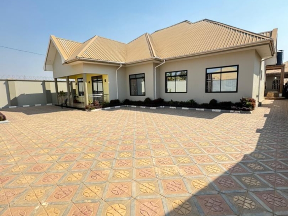 MAISON À VENDRE À LUBUMBASHI AU GOLF FAUSTIN 28 MAISON
