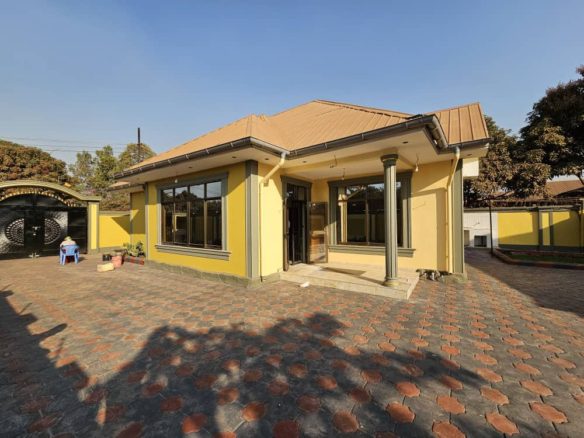 MAISON À LOUÉ À LUBUMBASHI AU GOLF MALELA 10 MAISON À LOUÉ