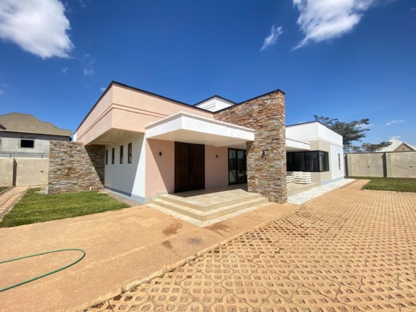 MAISON VIP À VENDRE À LUBUMBASHI DU CÔTÉ ROUTE KINSEVERE 22 MAISON