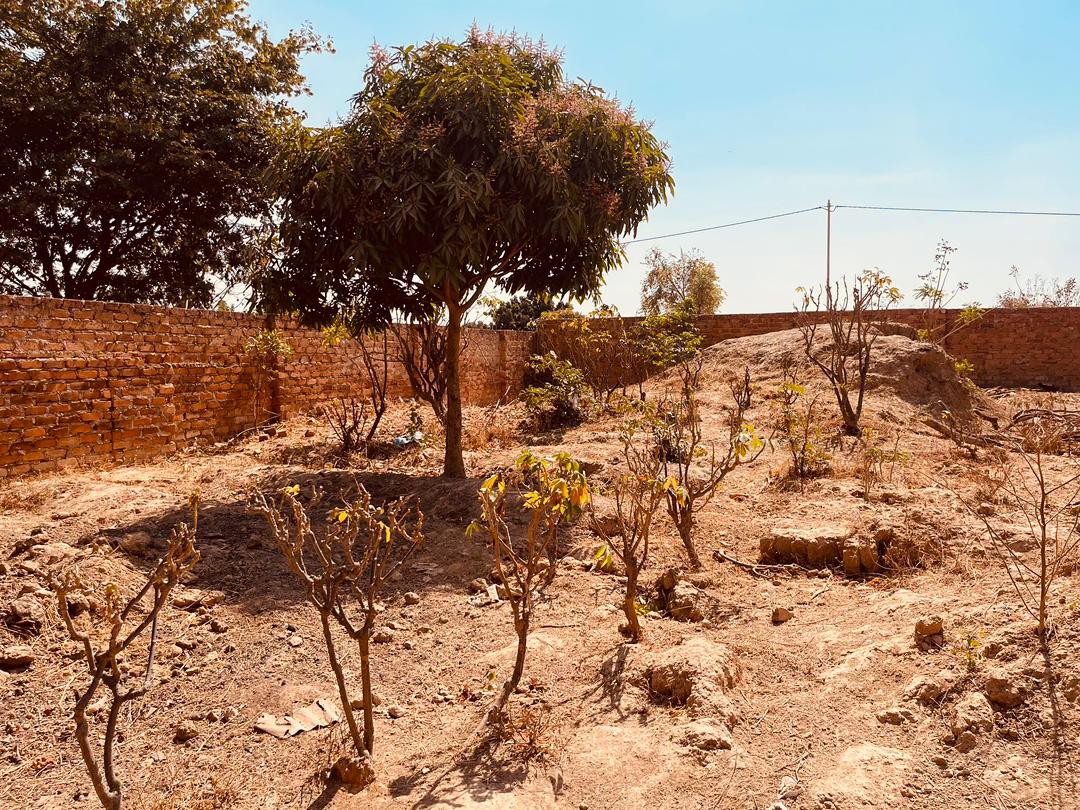 MAISON INACHEVÉE À VENDRE AU QUARTIER KINSEVERE/ LUBUMBASHI