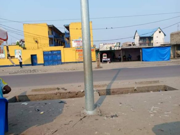 PARCELLE A NGIRI-NGIRI SUR MACADAM 10 parcelle