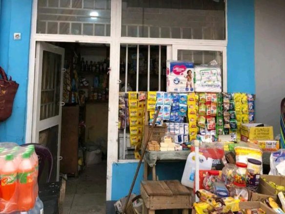 MAISON COMMERCIAL A LOUER A LEMBA SALONGO 20 commercial