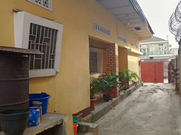 PARCELLE A VENDRE A KINTAMBO Réf. NGALIEMA KOMORIKO NON LOIN DU BOULEVARD DU 30 JUIN 4 parcelle