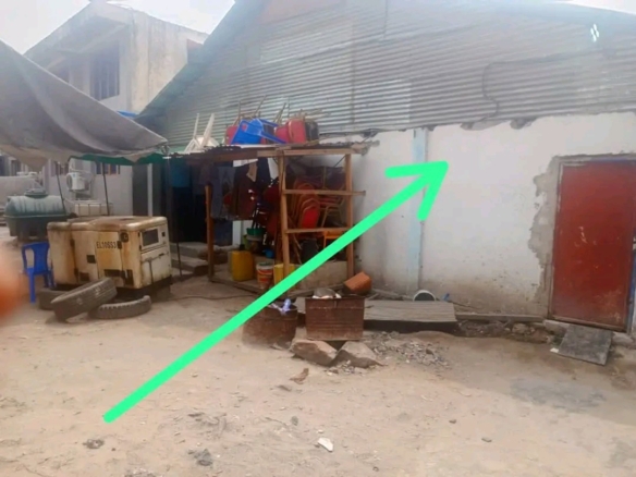 VENTE D'UN TERRAIN VIDE À GOMBE 4 terrain