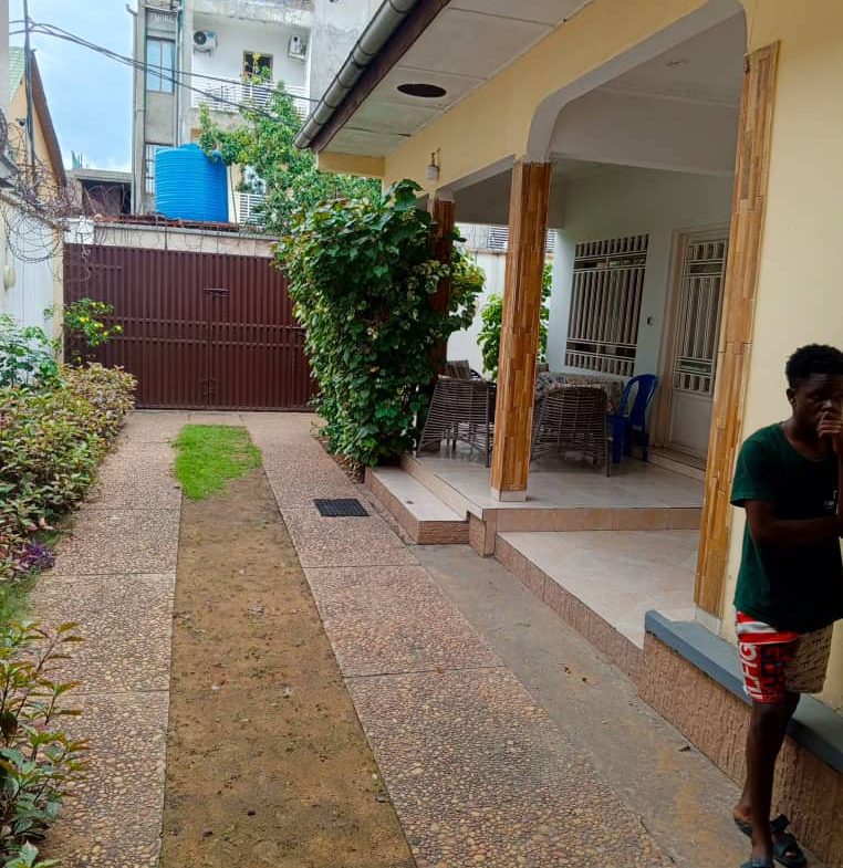 Belle Maison Mise en location vers Joli Parc
