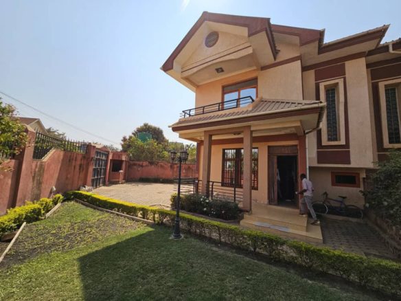 MAISON À LOUÉ À LUBUMBASHI AU GOLF MÉTÉO1 38 maison