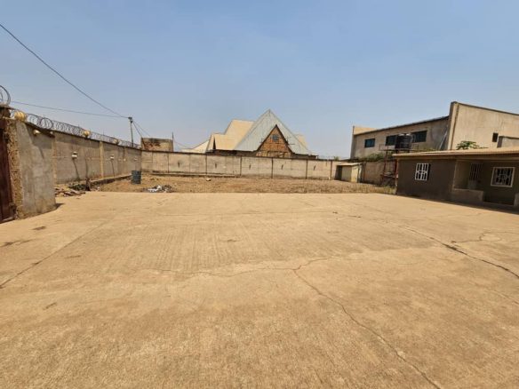 PARCELLE À VENDRE À LUBUMBASHI AU GOLF PLATEAU2 48 PARCELLE À VENDRE