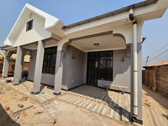 MAISON À LOUÉ À LUBUMBASHI AU GOLF FAUSTIN MAÏSHA 4 MAISON À LOUÉMAISON À LOUÉ