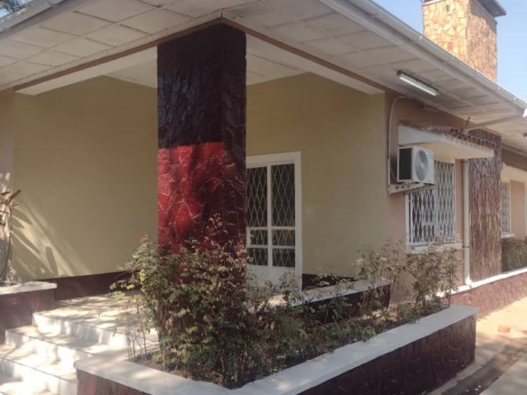 MAISON A LOUER SUR L'AVENUE MANIEMA/ LUBUMBASHI 17 scaled IMG 20240722 WA01361