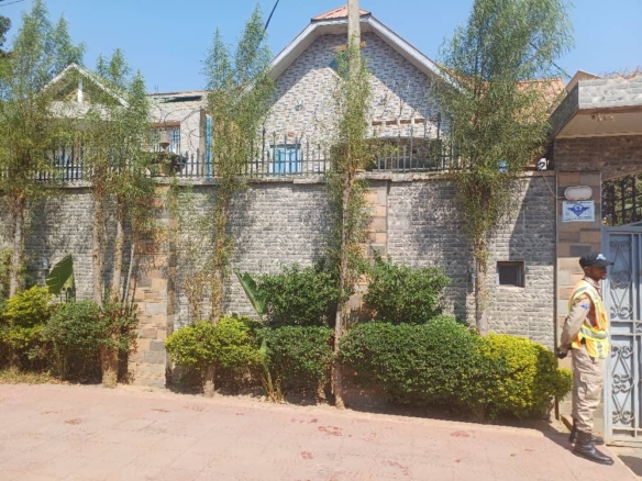 MAISON A LOUER SUR CARREFOUR DANS LA VILLE DE LUBUMBASHI 26 maison