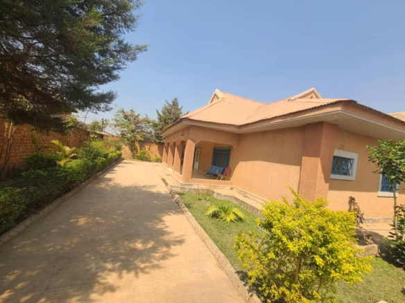 Appartement à vendre Dans la ville de Lubumbashi 2 scaled IMG 20240812 WA0159