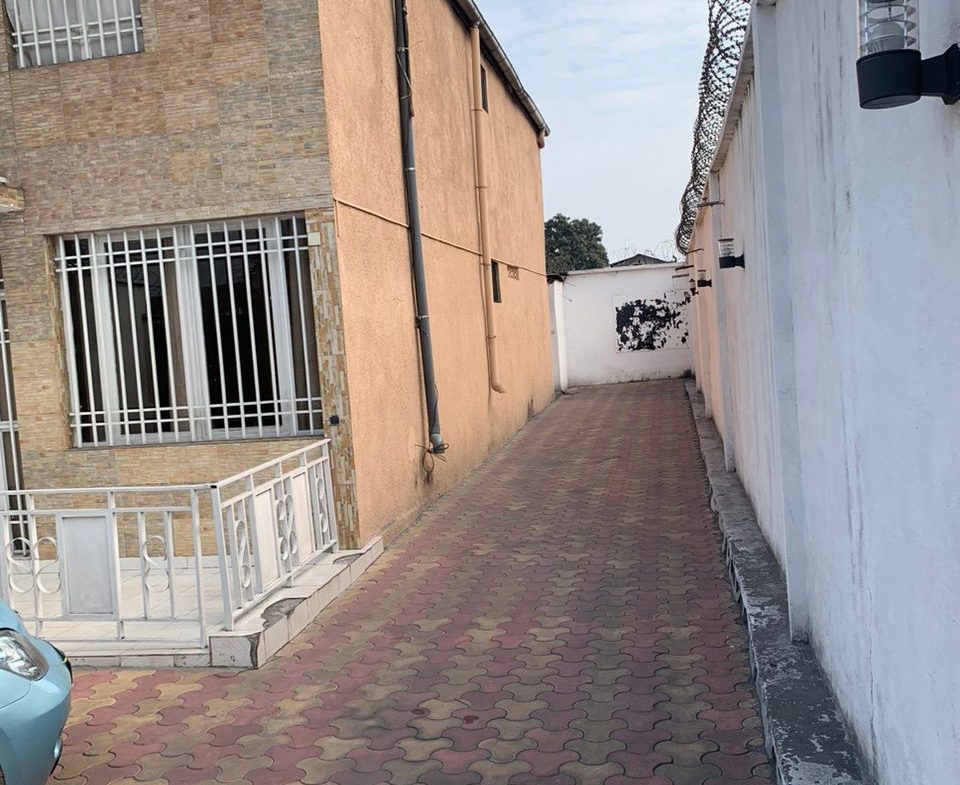 PARCELLE A VENDRE