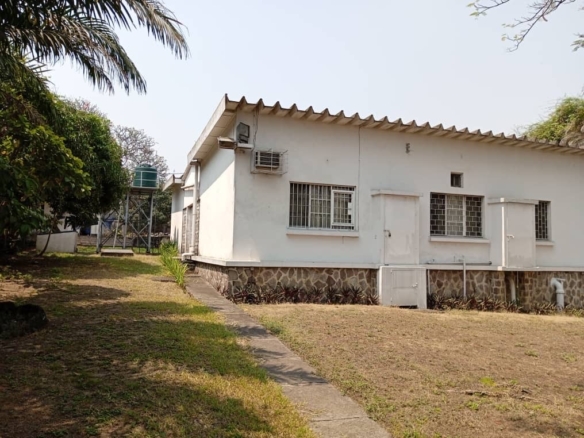 Belle Villa type Colonial mise en vente à Binza Pigeon 8 villa à vendre