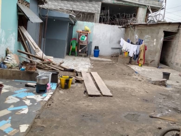 Vente d’une maison à Kintambo sur l’avenue chutebelofoy 12 image picker EF100386 2FE5 483E 9A58 91CC2527FB93 2665 000002FF66A47AAE