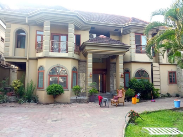 Très belle villa avec Piscine à vendre située à Mont Fleury 34 villa à vendre