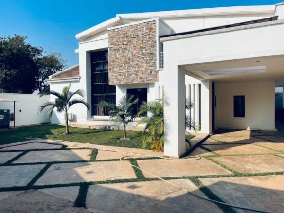VILLA MEUBLÉE À LOUÉ À LUBUMBASHI AU GOLF LE BATTANT 9 scaled 1003004282