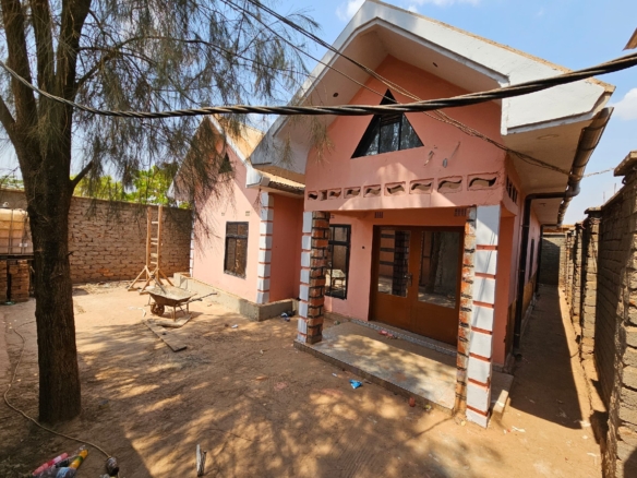 MAISON À VENDRE À LUBUMBASHI AU GOLF FAUSTIN MAÏSHA 44 MAISON À VENDRE