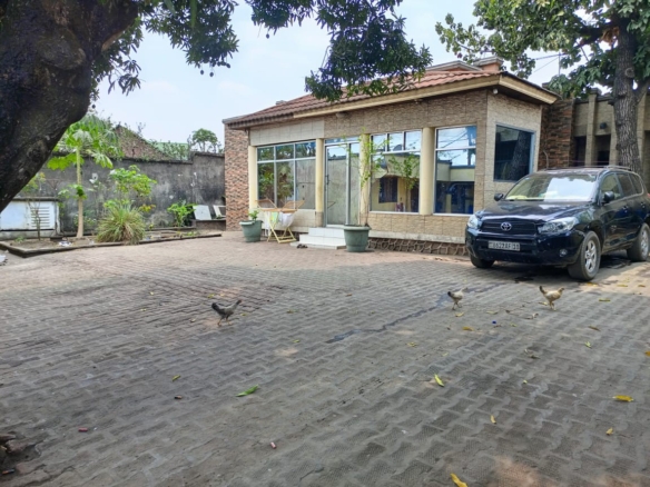 Parcelle à vendre dans la commune de Mont Ngafula 12 scaled 1001396161