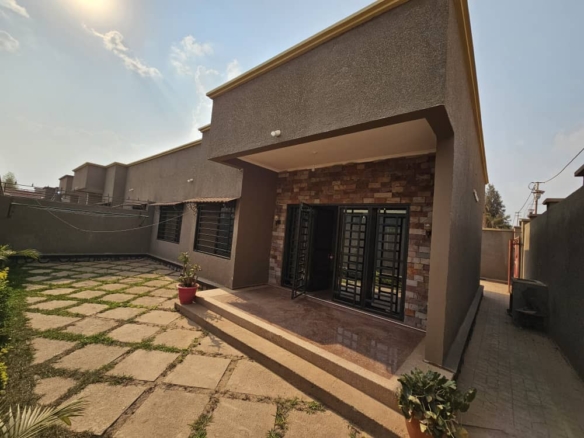 MAISON À LOUÉ À LUBUMBASHI AU GOLF PLATEAU 1 18 scaled 1000388683