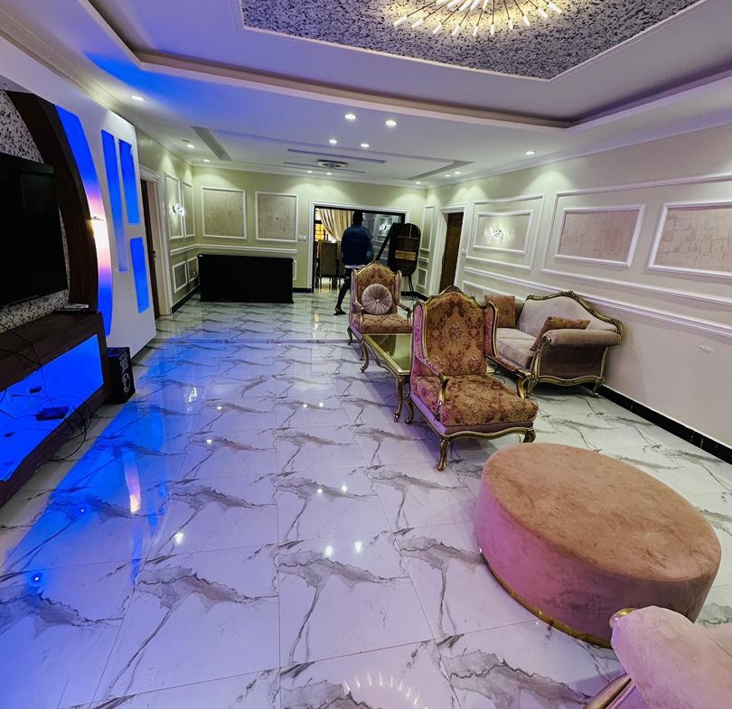 APPARTEMENT MEUBLÉ À LOUÉ