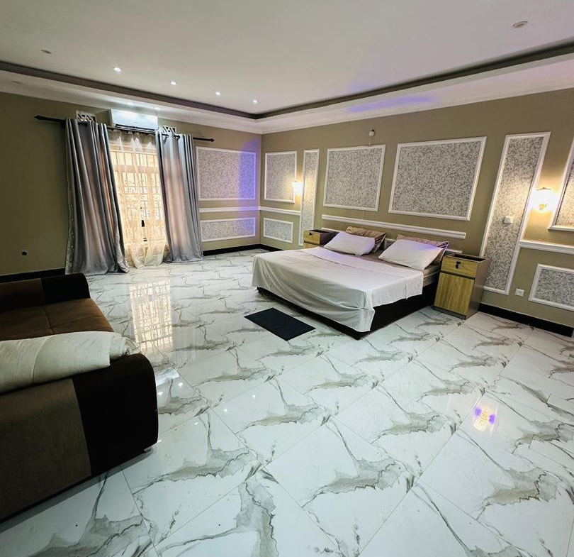 APPARTEMENT MEUBLÉ À LOUÉ