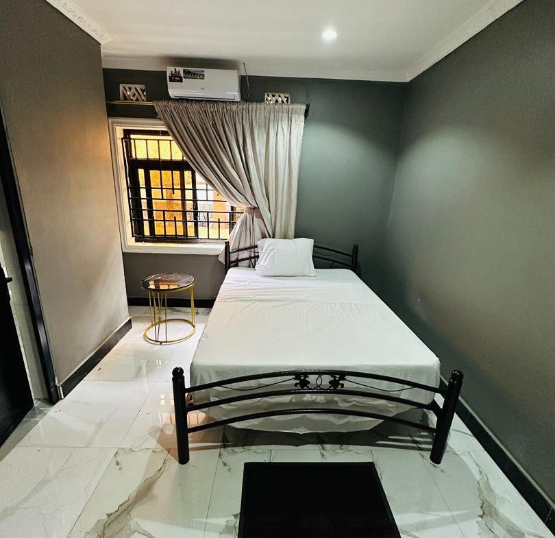 APPARTEMENT MEUBLÉ À LOUÉ
