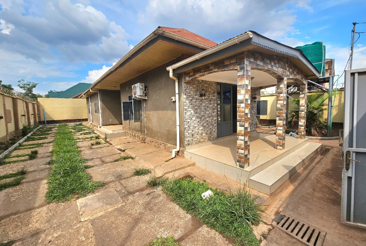 MAISON À LOUÉ À LUBUMBASHI AU GOLF MÉTÉO1