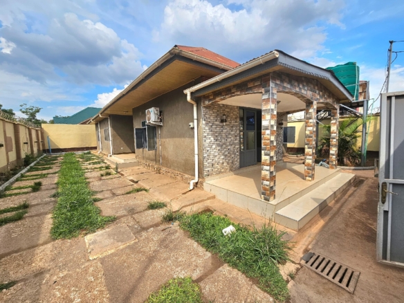 MAISON À LOUÉ À LUBUMBASHI AU GOLF MÉTÉO1 48 MAISON À LOUÉ À LUBUMBASHI AU GOLF MÉTÉO1