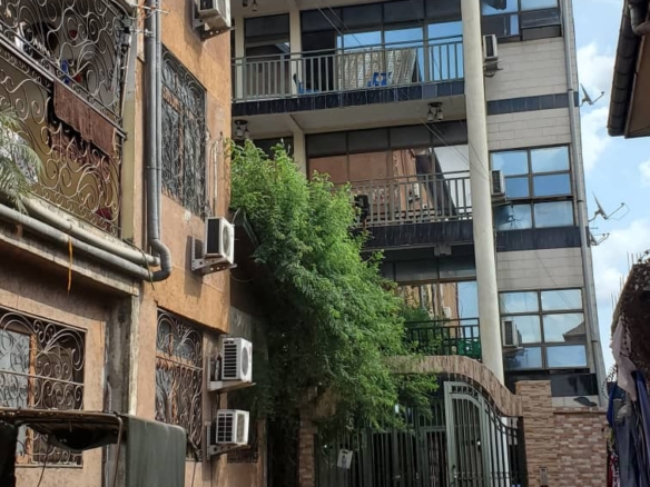 Concession à vendre avec 4 immeubles dans la Commune de LIMETE 7 ème rué résidentielle 4 Concession à vendre