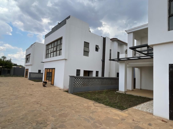 Complexe des appartements à louer dans la ville de Lubumbashi. 16 appartements à louer