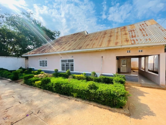 MAISON A VENDRE AU GOLF MÉTÉO 1 VILLE DE LUBUMBASHI 24 MAISON A VENDRE