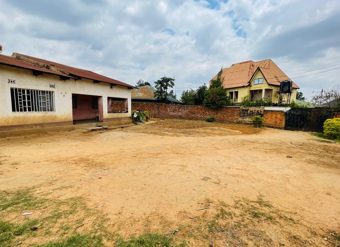 PARCELLE A VENDRE