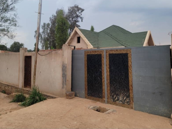 VENTE D'UNE MAISON AU QUARTIER KALUBWE VILLE DE LUBUMBASHI 10 VENTE D'UNE MAISON