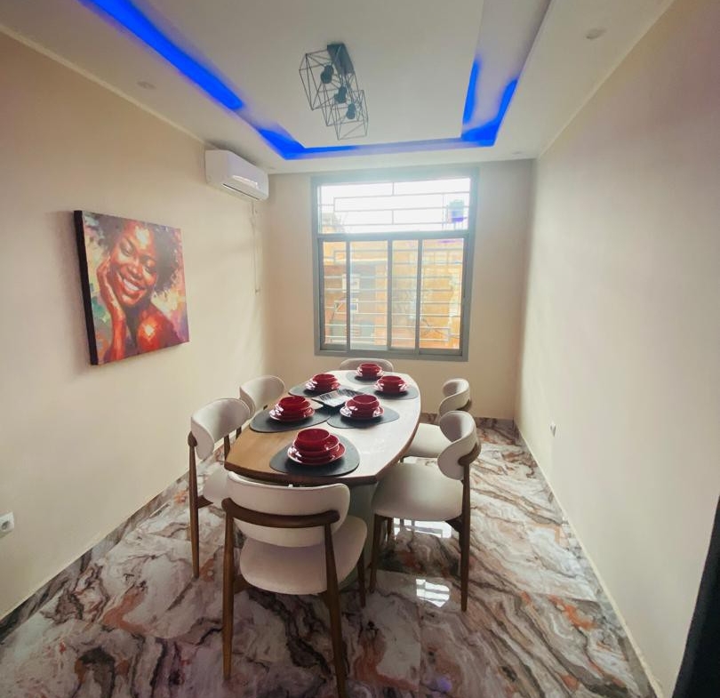APPARTEMENT MEUBLÉ À LOUÉ