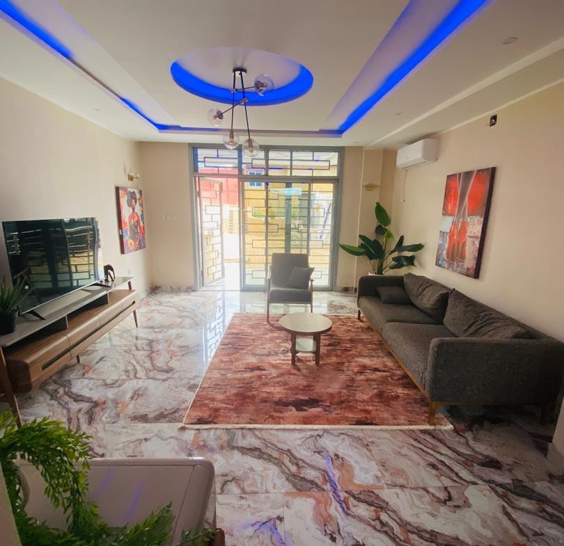 APPARTEMENT MEUBLÉ À LOUÉ