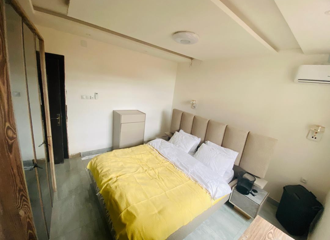 APPARTEMENT MEUBLÉ À LOUÉ