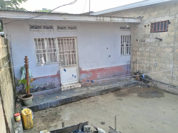 Parcelle à vendre/ Mont Ngafula arrêt Dépôt 24 parcelle à vendre
