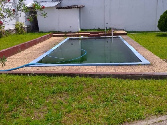 Villa avec Piscine à vendre au quartier UPN 10 Villa