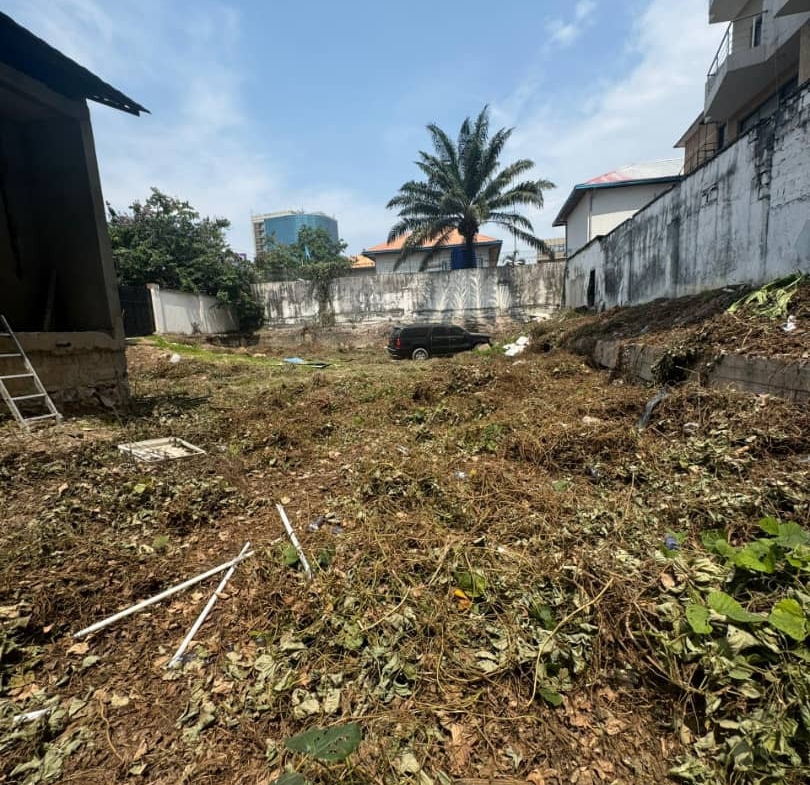 Parcelle mise en vente à GOMBE