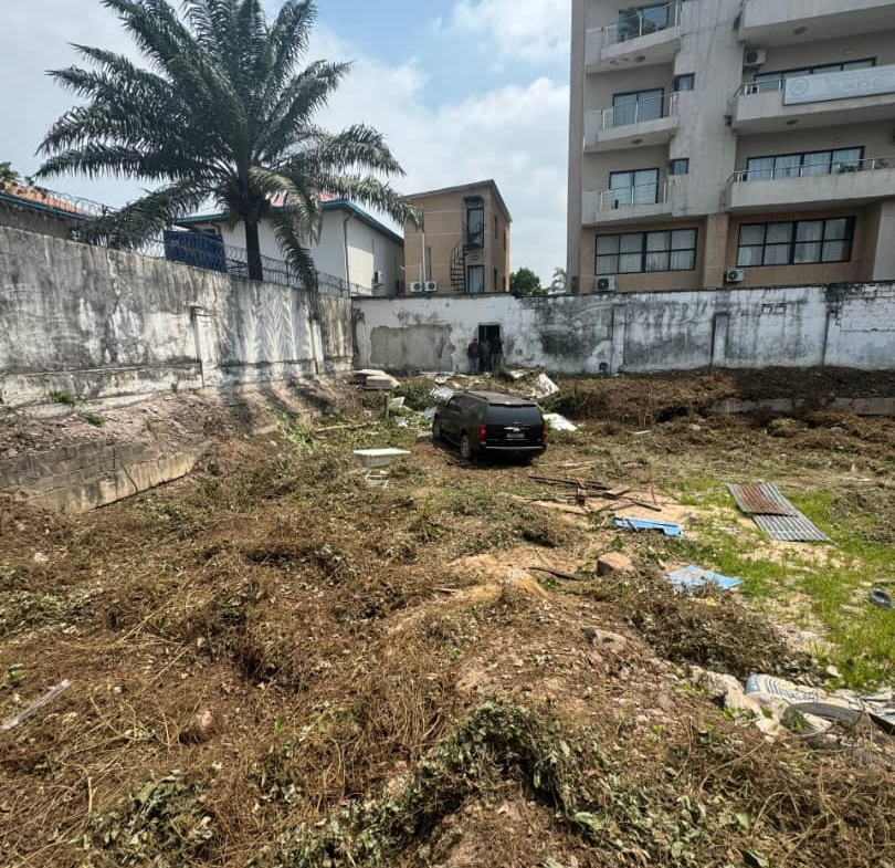 Parcelle mise en vente à GOMBE