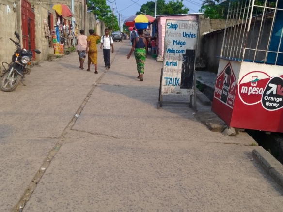 PARCELLE À VENDRE À NGALIEMA 10 PARCELLE À VENDRE