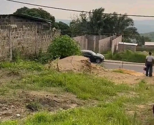 VENTE D'UN TERRAIN SUR MACADAM DANS LA COMMUNE DE MONT NGAFULA 20 TERRAIN