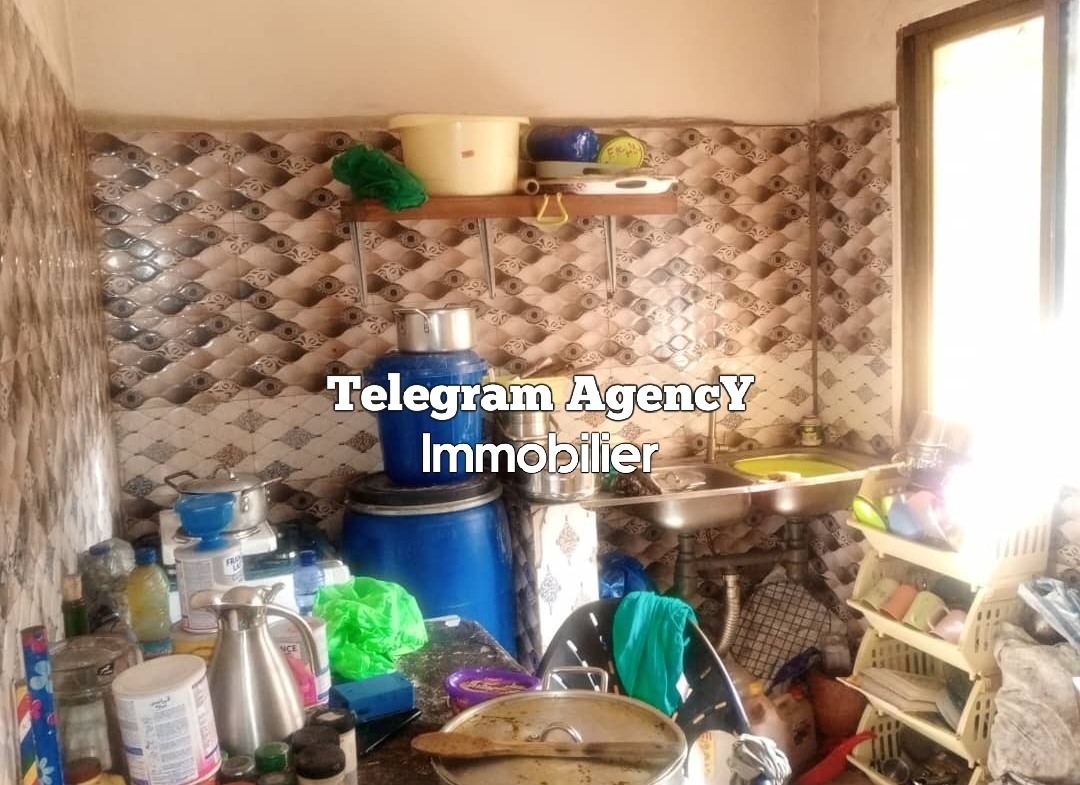 Maison basse à louer à Ngaliema