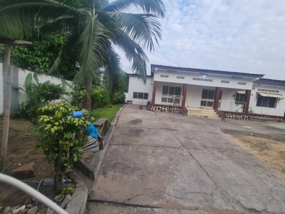 Parcelle à vendre dans la commune de Kinshasa 32 Parcelle à vendre