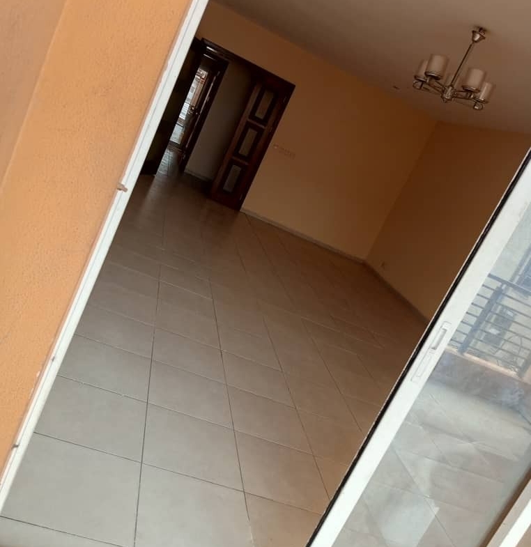 Bel Appartement mis en location à GOMBE