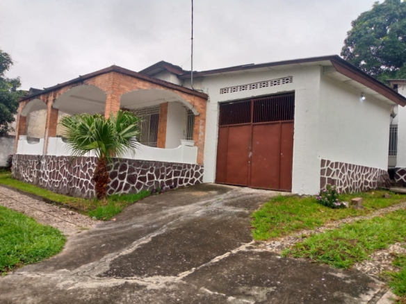 Parcelle à vendre à Mont ngafula 2 Parcelle à vendre