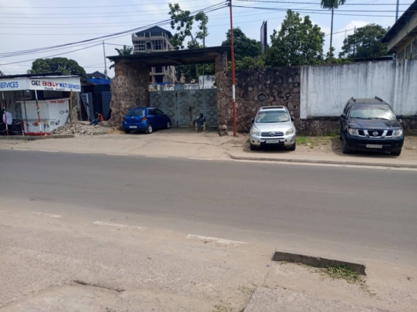 Vente des terrains vide à Binza UPN sur la route Masikita C/Ngaliema 8 terrain