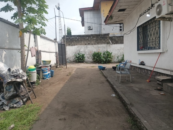 Vente parcelle terrain vide à Ngaliema Binza UPN 6 parcelle