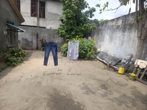 Vente terrain vide à NDJILI QUARTIER 1 12 terrain